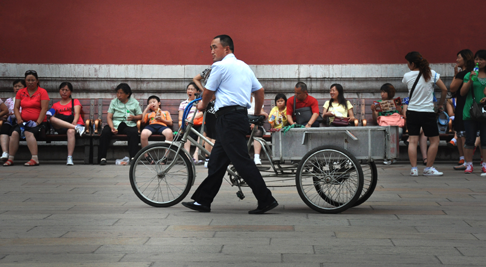 Beijing-cyclist